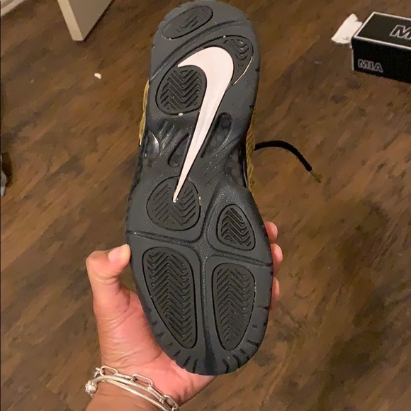 Nike Foamposite - Picture 2 of 3